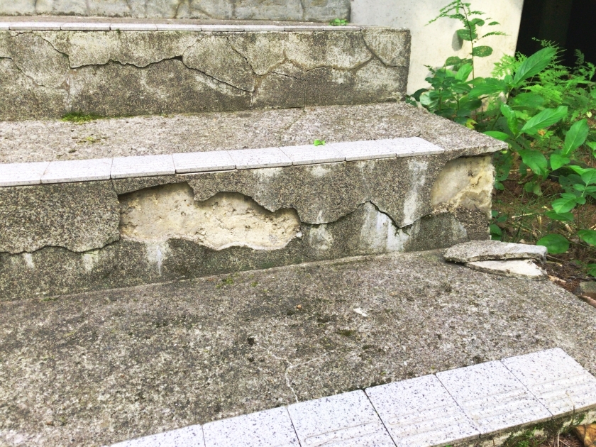 玄関の階段を補修 ウォールデン軽井沢